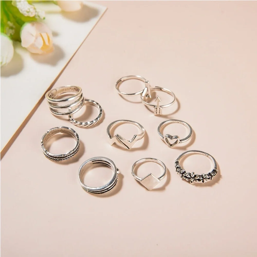 *IANTHE* 10-Pc Silver Heart Design Fashion Ring Set